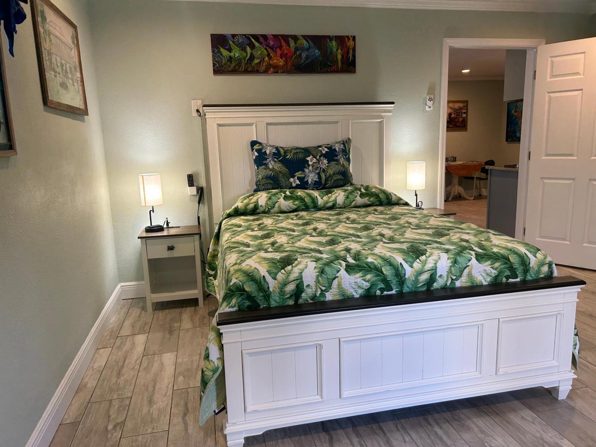 Guest Suite - Waterfront -Pool & Hot Tub- Walk To Beach Clearwater Beach Extérieur photo